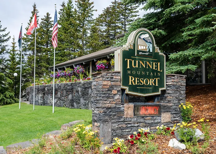 Tunnel Mountain Resort